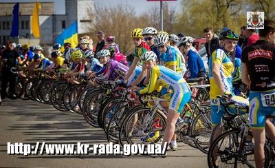 У Кіровограді пройшов ІІ етап Весняного Кубку України в багатоденній велосипедній гонці та відкритий чемпіонат Кіровоградської області з велосипедного спорту, присвячений Дню космонавтики. У престижних змаганнях взяли участь 186 спортсменів із 29 команд.